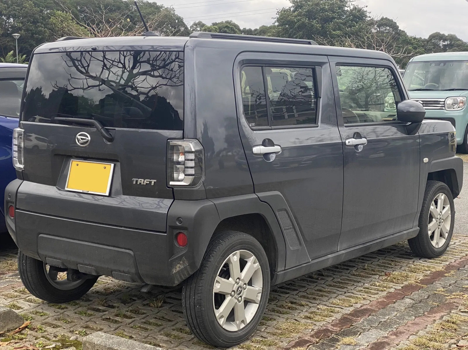 Daihatsu Taft, вид сзади