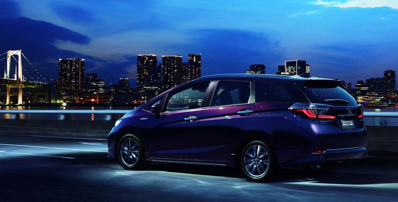 Honda Shuttle, вид сзади