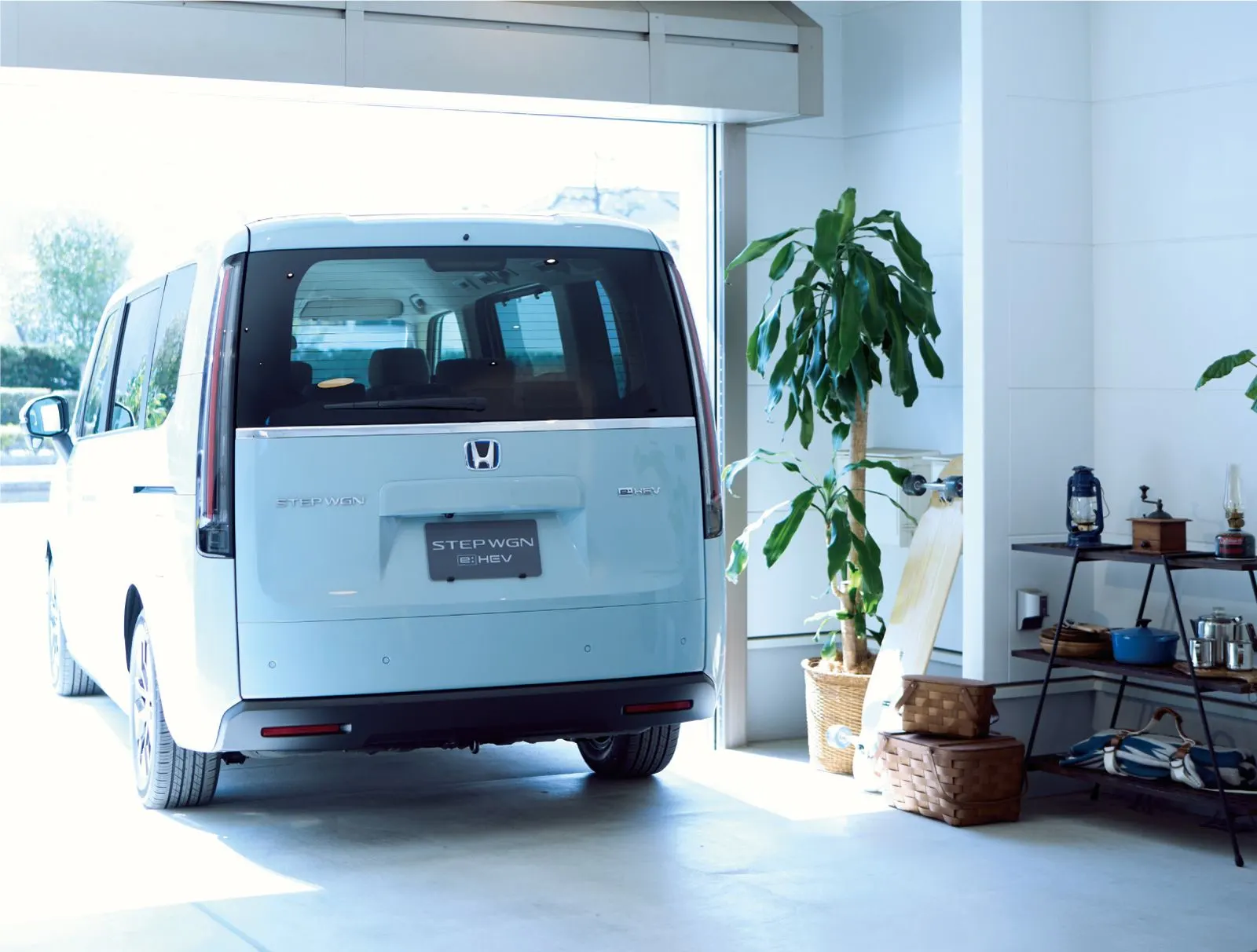Honda Stepwgn, вид сзади