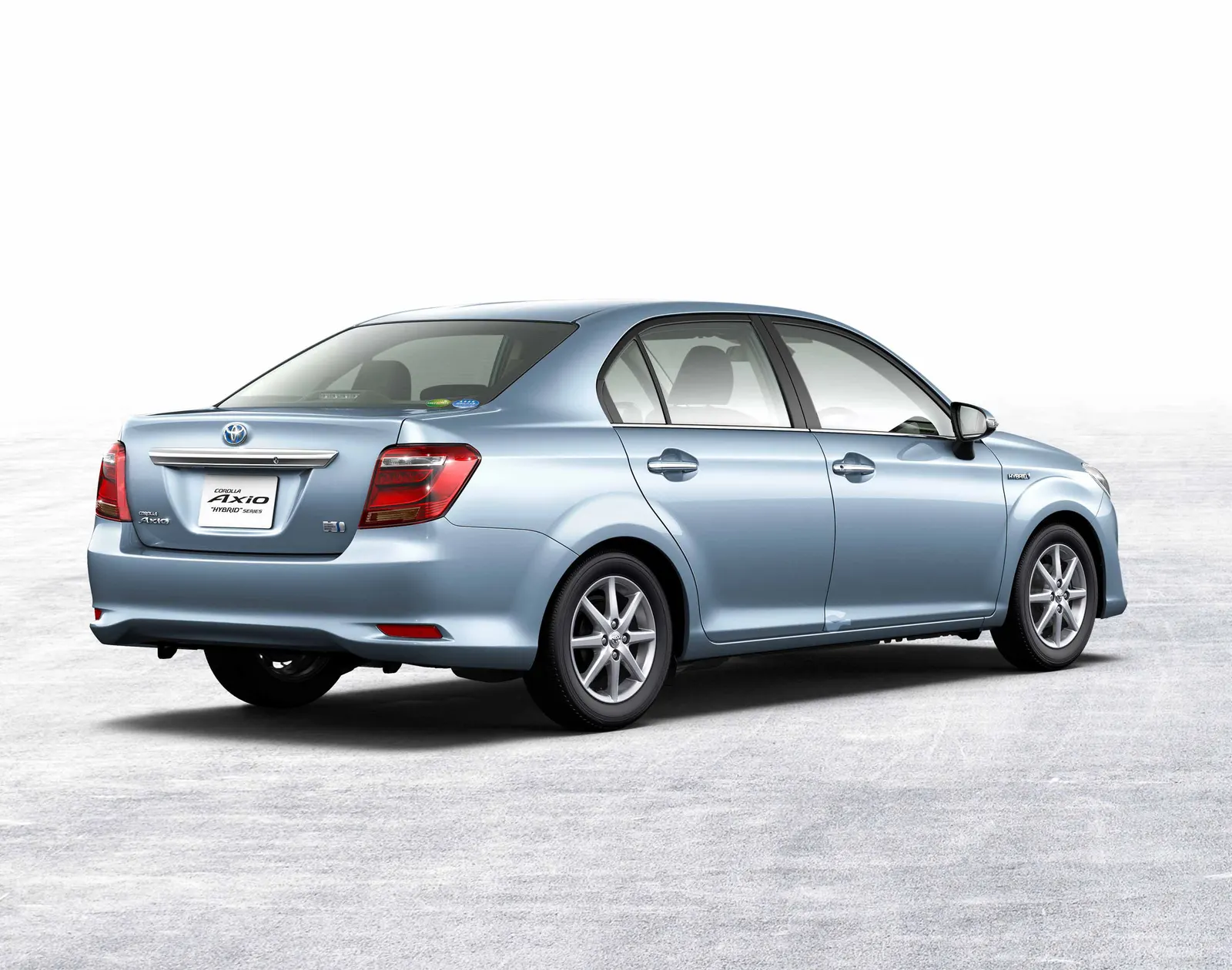 Toyota Corolla Axio, вид сзади
