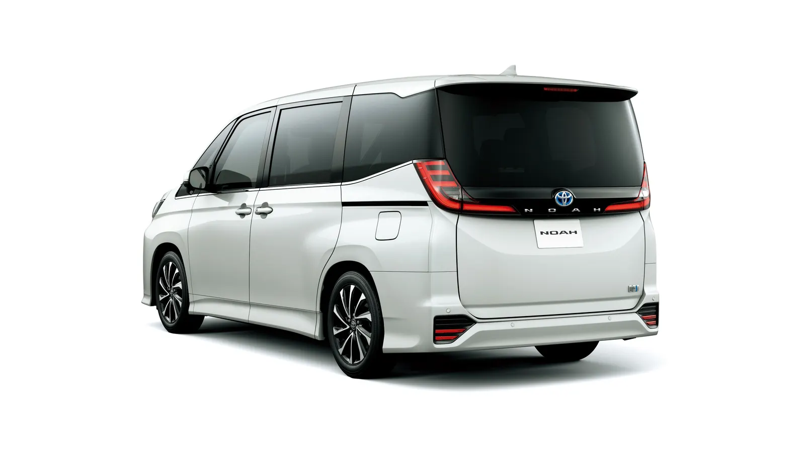 Toyota Noah, вид сзади