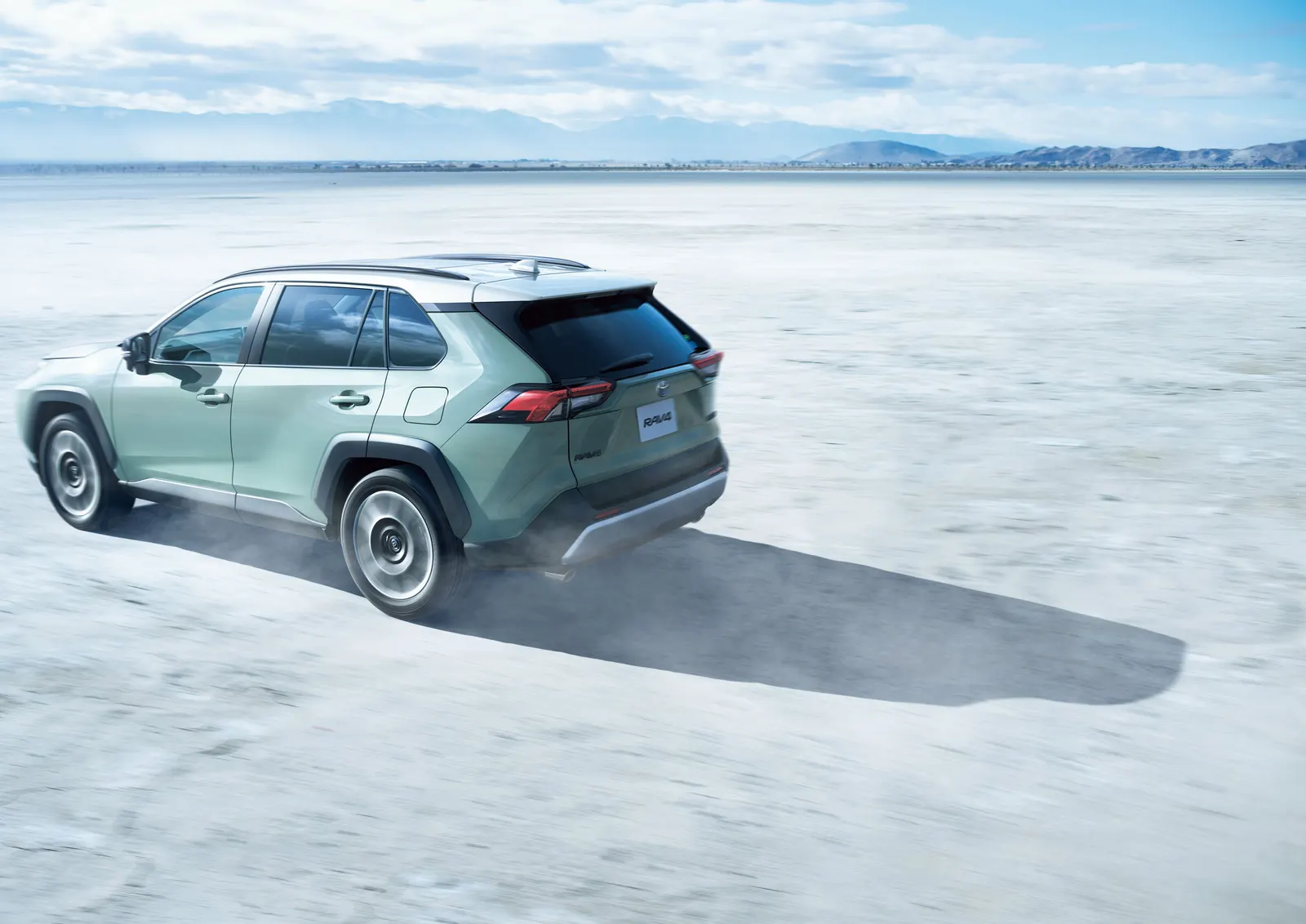 Toyota RAV4, вид сзади