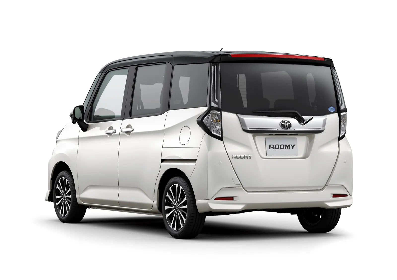 Toyota Roomy, вид сзади