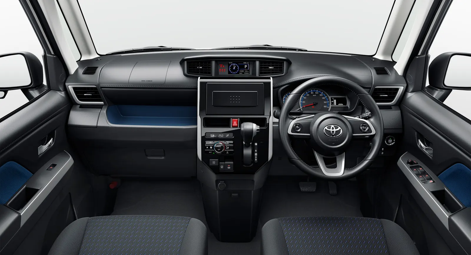 Toyota Roomy, салон