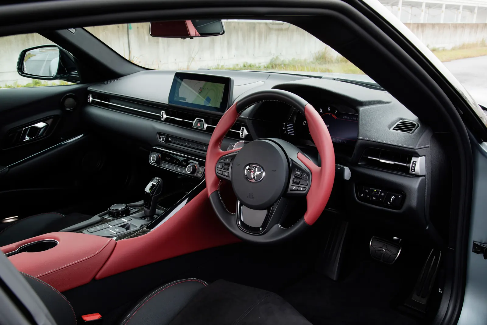 Toyota Supra, салон