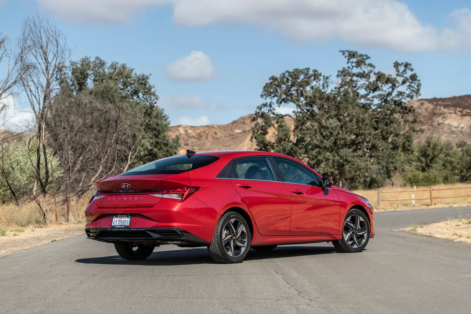 Hyundai Elantra, вид сзади