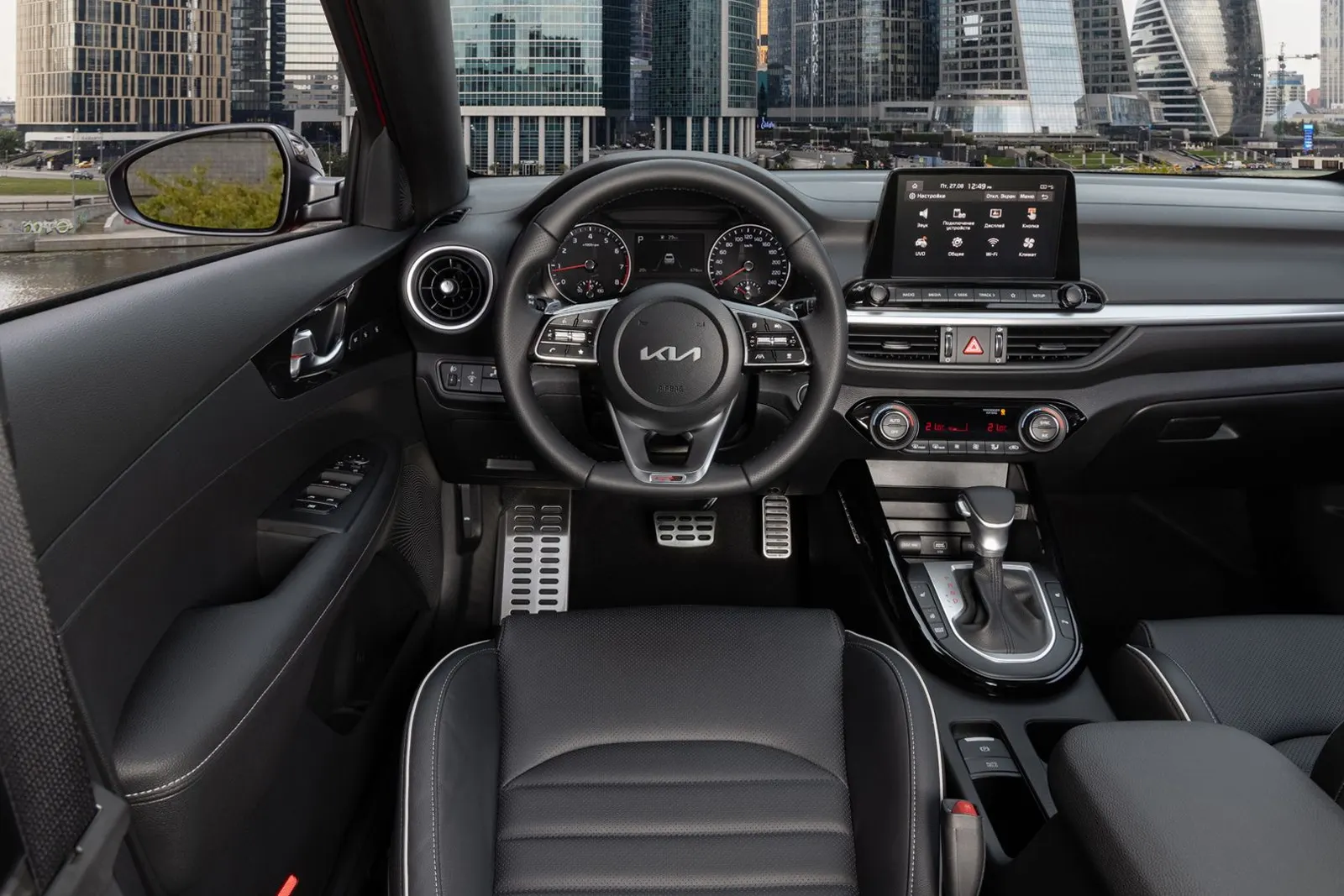 Kia K3, салон