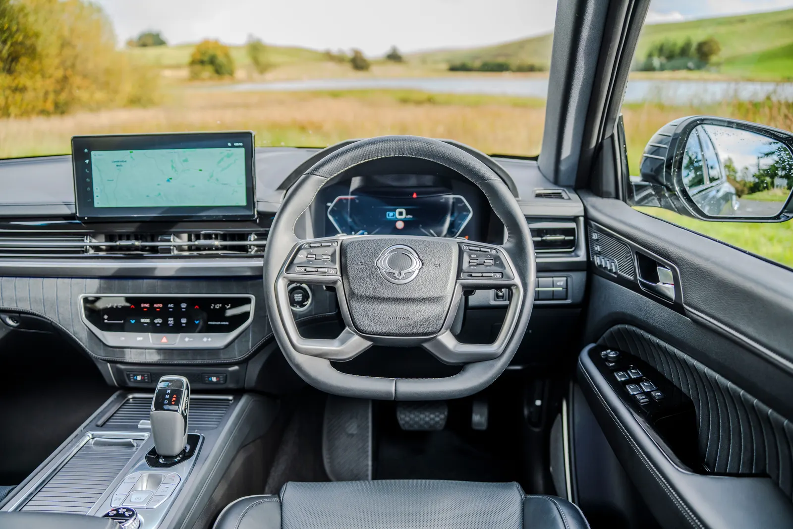 SsangYong Rexton, салон